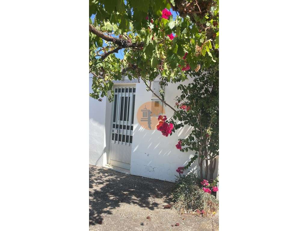 MORADIA COM QUINTAL E TERRAÇO PARA ARRENDAMENTO ANUAL - MONTINHO DA... - Grande imagem: 4/26