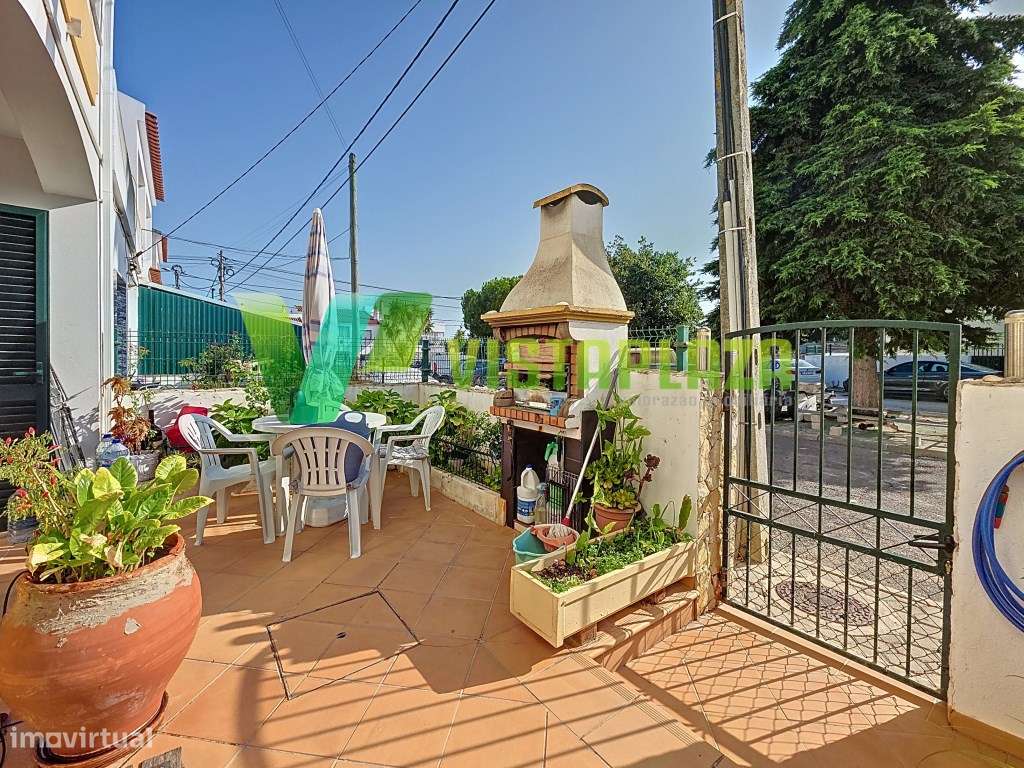 Moradia em Portimão-Ladeira do Vau com Três Quartos, Varanda e Terr... - Grande imagem: 4/25