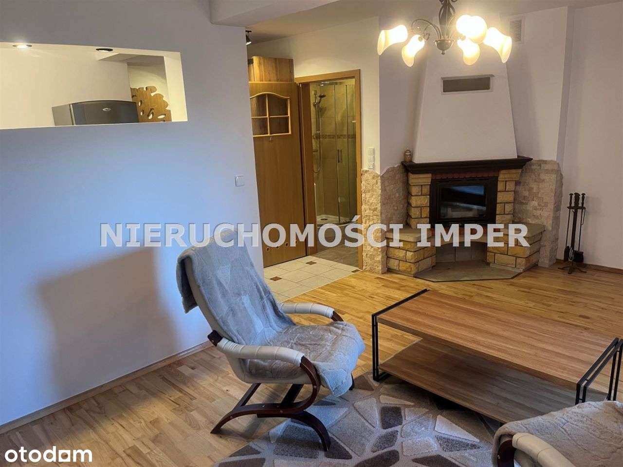 Przestronne 3-pokojowe mieszkanie z balkonem-1