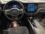 Volvo XC 60 B4 MHEV AT8 AWD Momentum - 27