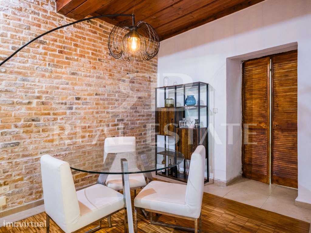 T1 - Chiado, Santa Catarina, centro de Lisboa.-2