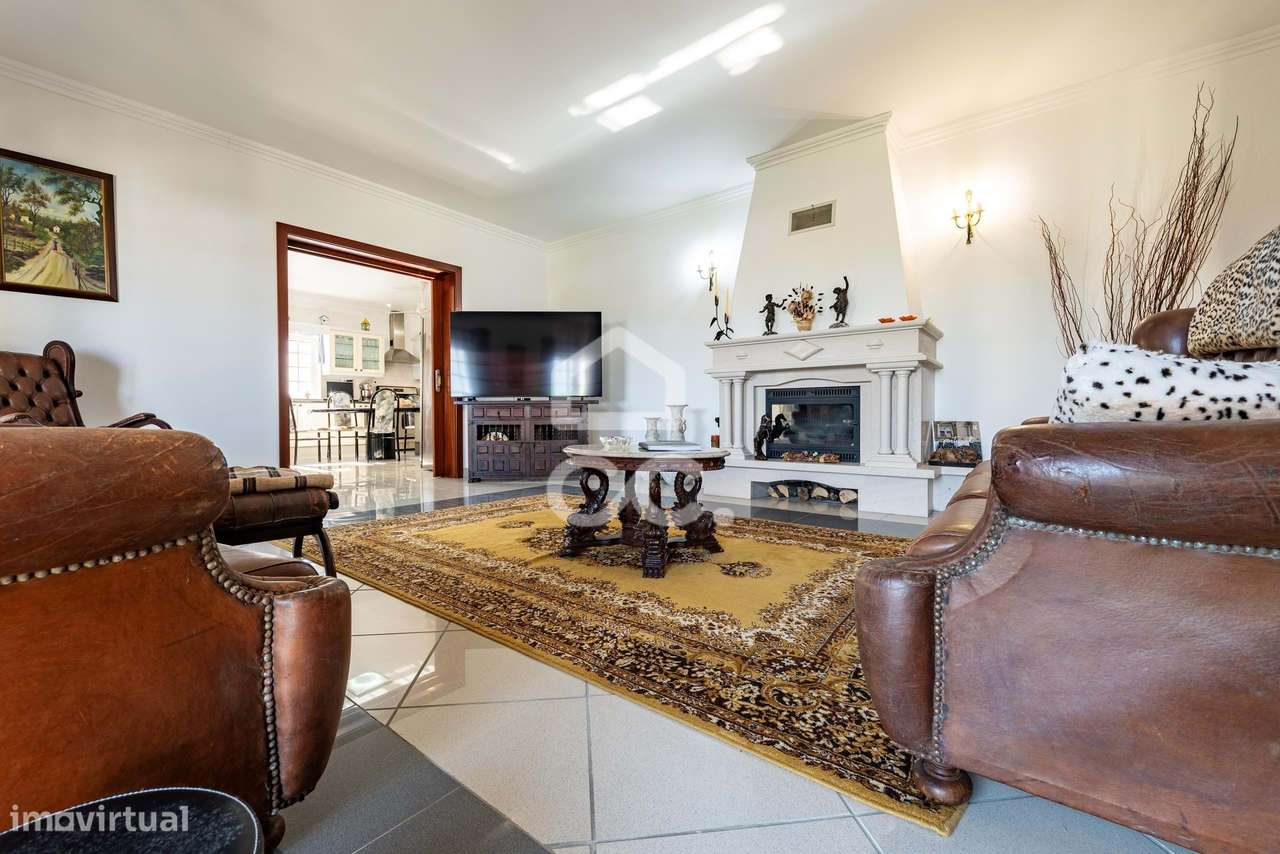 Moradia T4+3 de Prestígio em Vila Nova – Cadaval-7