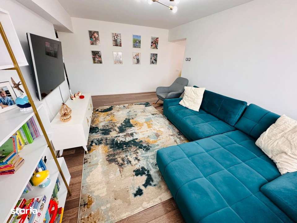 Vanzare - Apartament 4 cam, etaj 7/7 cu acoperis, decomandat - Imagine principală: 5/12