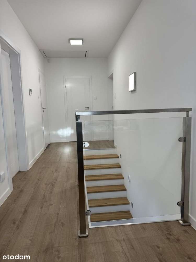 Nowoczesny dom w świetnej lokalizacji-11