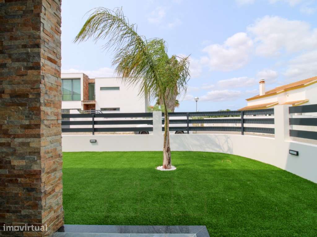 Moradia Isolada T4 - inserida em lote 420m2 - Aldeias de Irmaos - A...-55