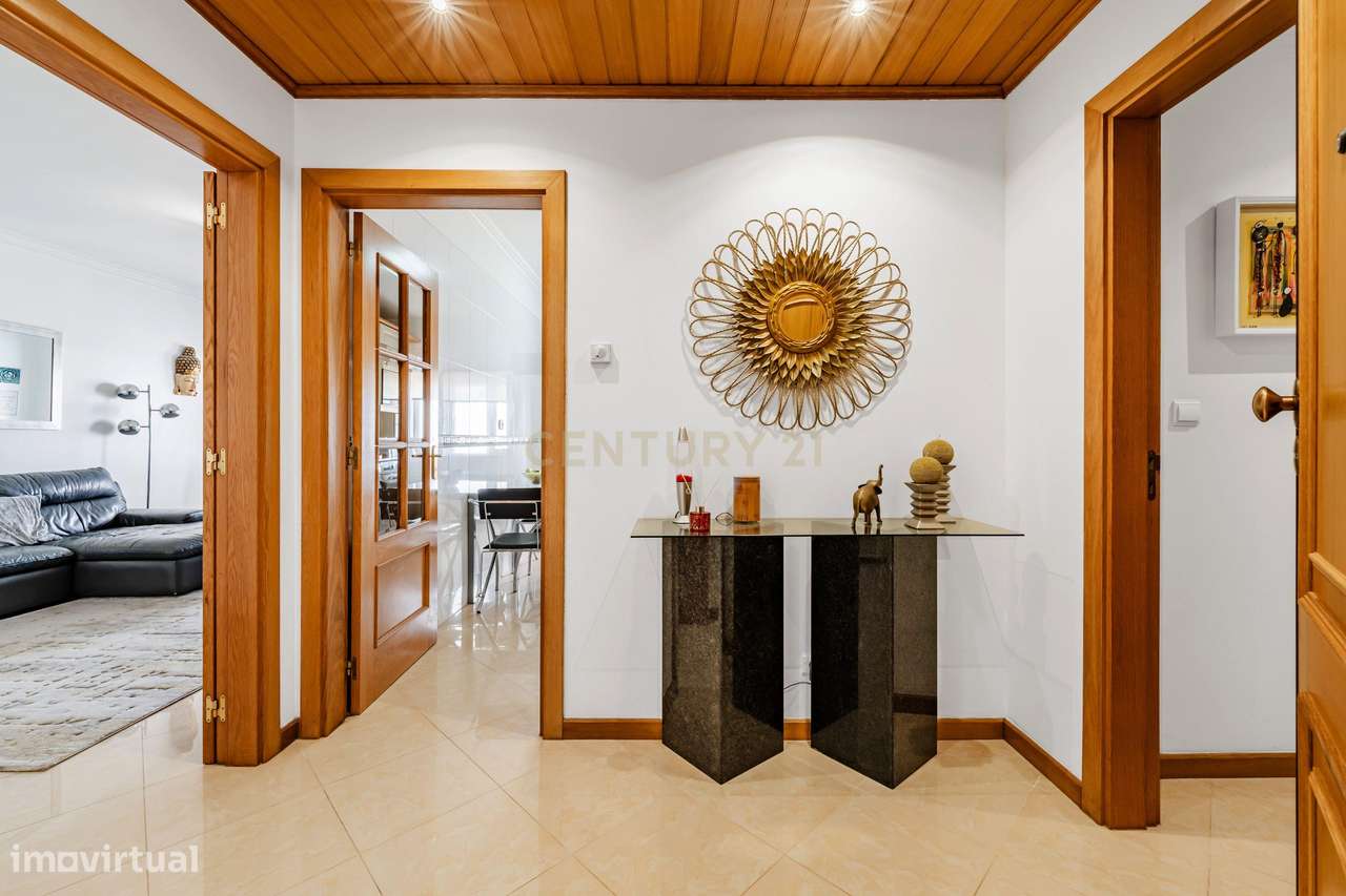 Apartamento T3 em Santa Marta do Pinhal / Corroios / Seixal.-9