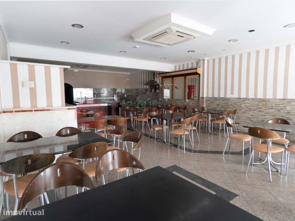 Café / Pastelaria de charme no coração de Quarteira - Grande imagem: 5/16