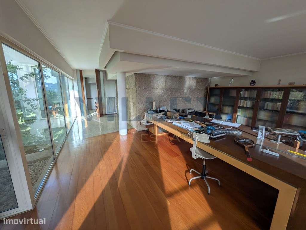 Moradia T5 de Luxo em São Romão do Coronado-3