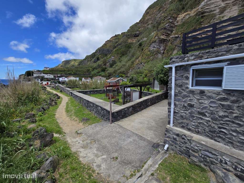 Moradia Isolada T2 -Rocha da Relva-56