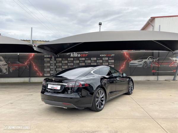 Tesla Model S 85D - 5