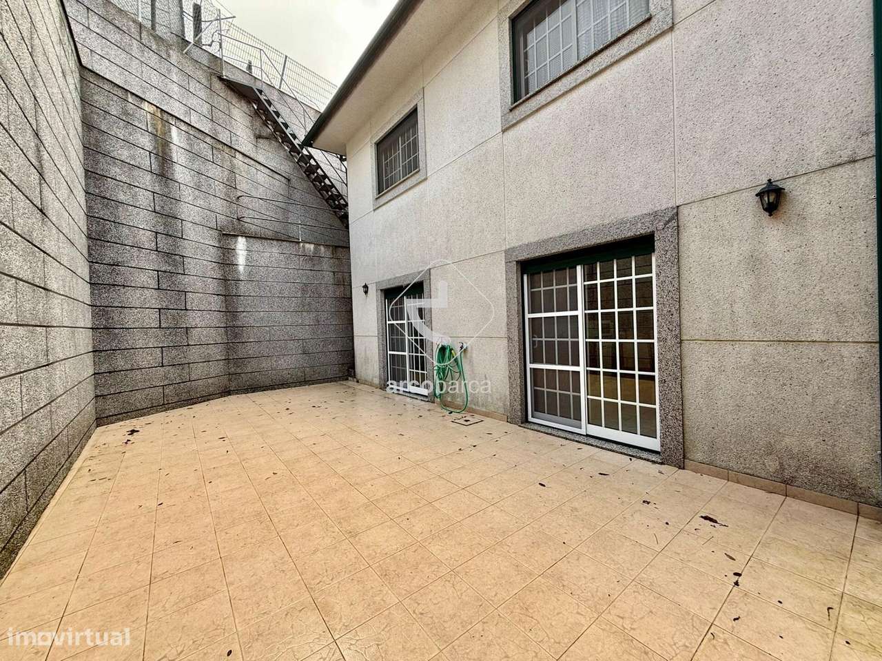 Moradia T4 com piscina - Arcos de Valdevez-7