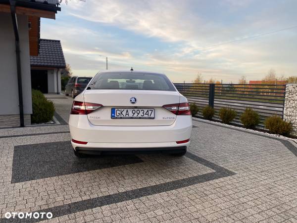 Skoda Superb 1.6 TDI Ambition DSG - 36