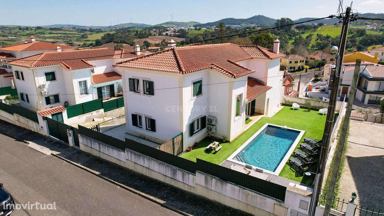 Maravilhosa Moradia T5 isolada com Piscina.