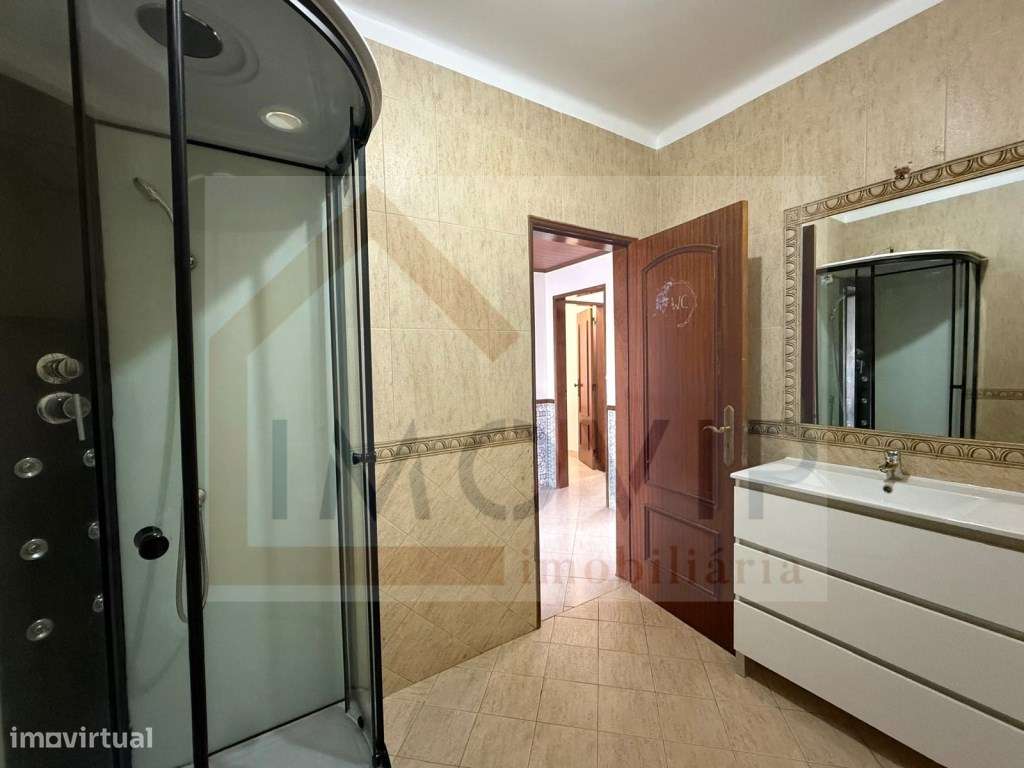 Apartamento T2 Pinhal Novo- zona central-12