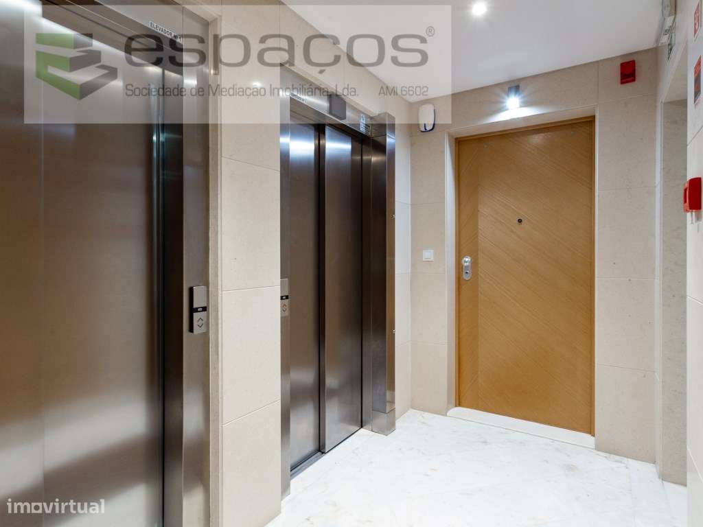 Fantástico T4 com Terraço Privativo, Varanda, Box , Vista Rio, Quin...-43