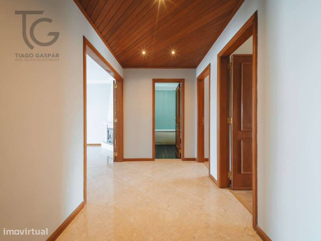T2 com suíte e garagem a 800m da praia Ericeira-11