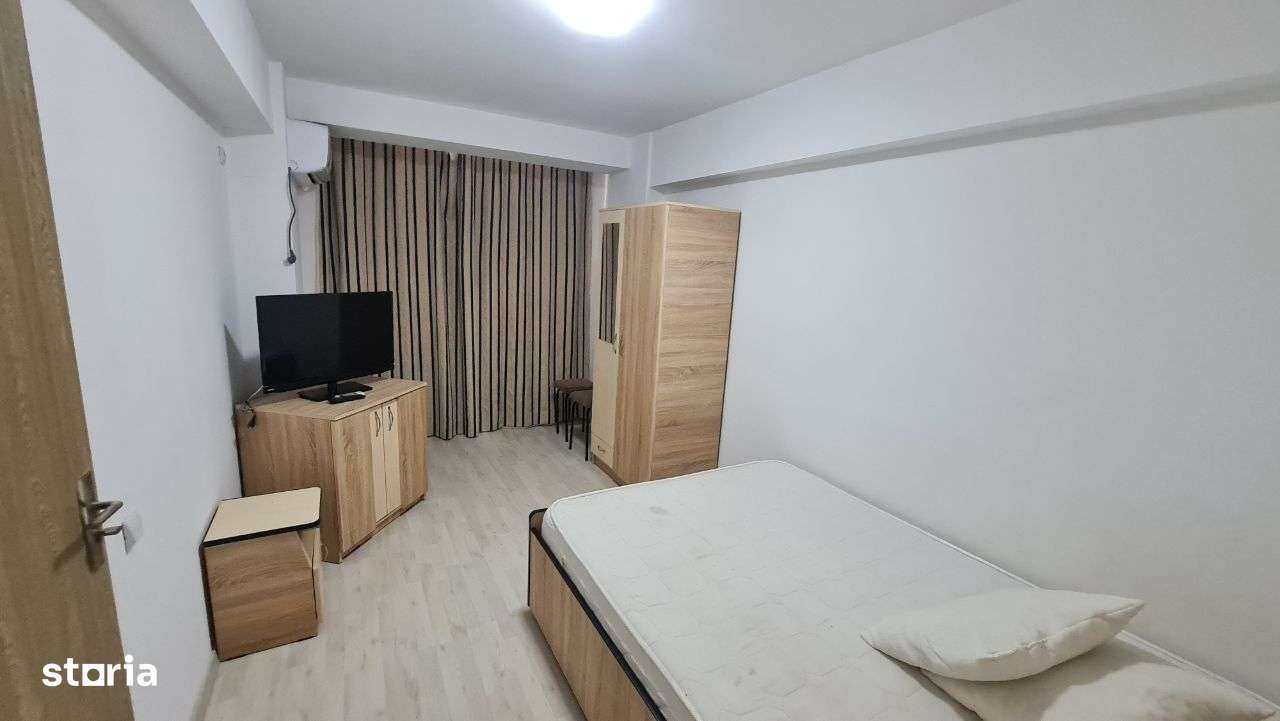 Vila Eforie Nord D+P+2+M 25 camere situata pe faleza la 20m de mare - Imagine principală: 5/15