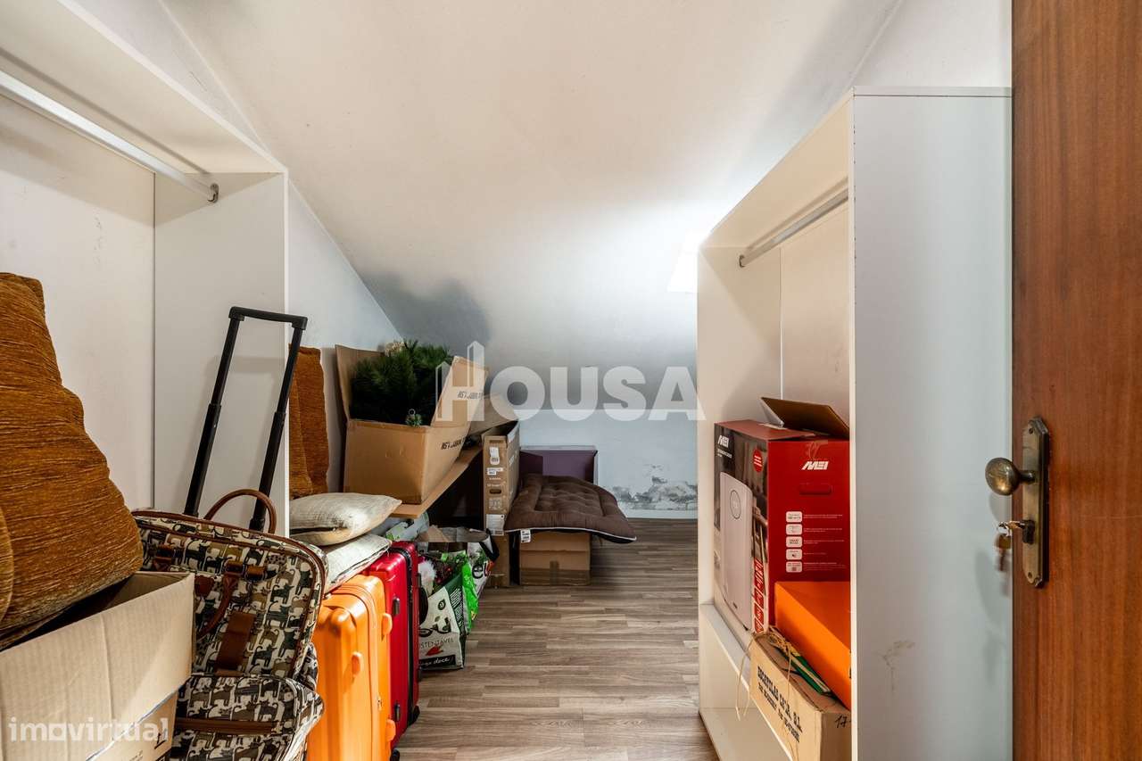 Apartamento T3 com Sótão, Garagem e Terraço – Nova Leiria-41