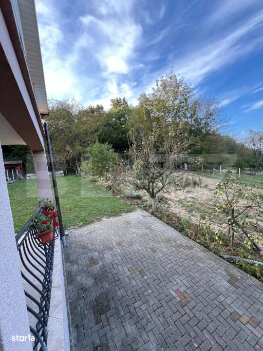 Casa de Vanzare, la podul jelnei ,cca 220mp. - Imagine principală: 3/19