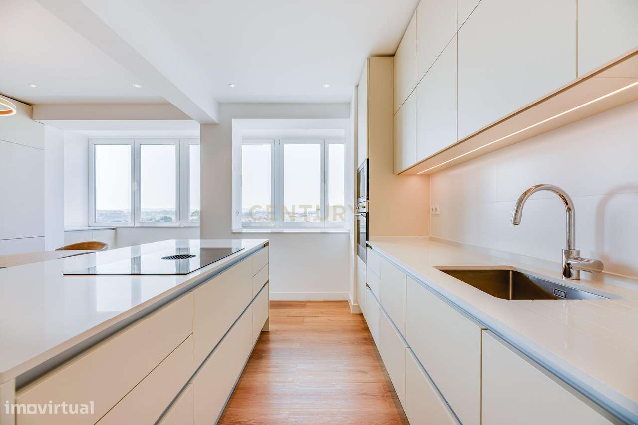 Fantástico T4 Alvalade com varandas, estacionamento e arrecadação-31