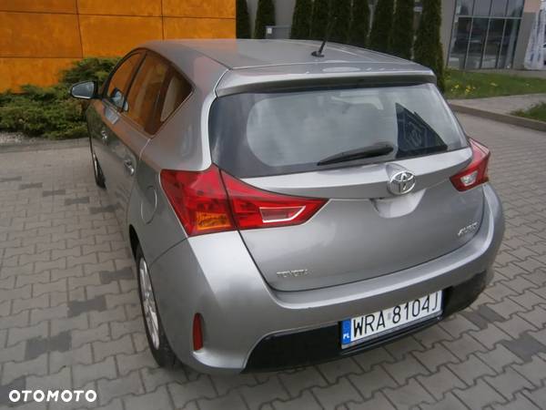 Toyota Auris - 4