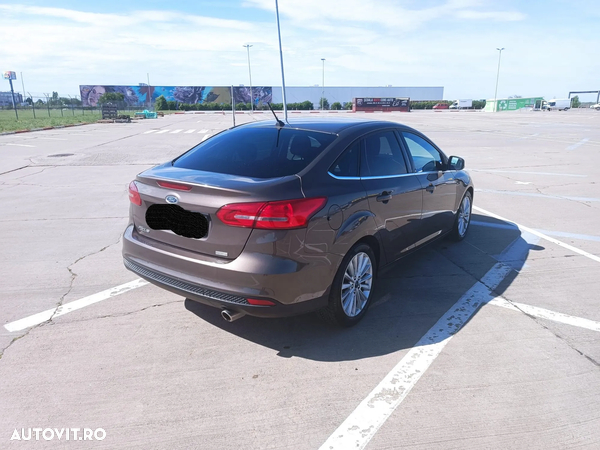 Ford Focus 1.5 Ecoboost Titanium - 4