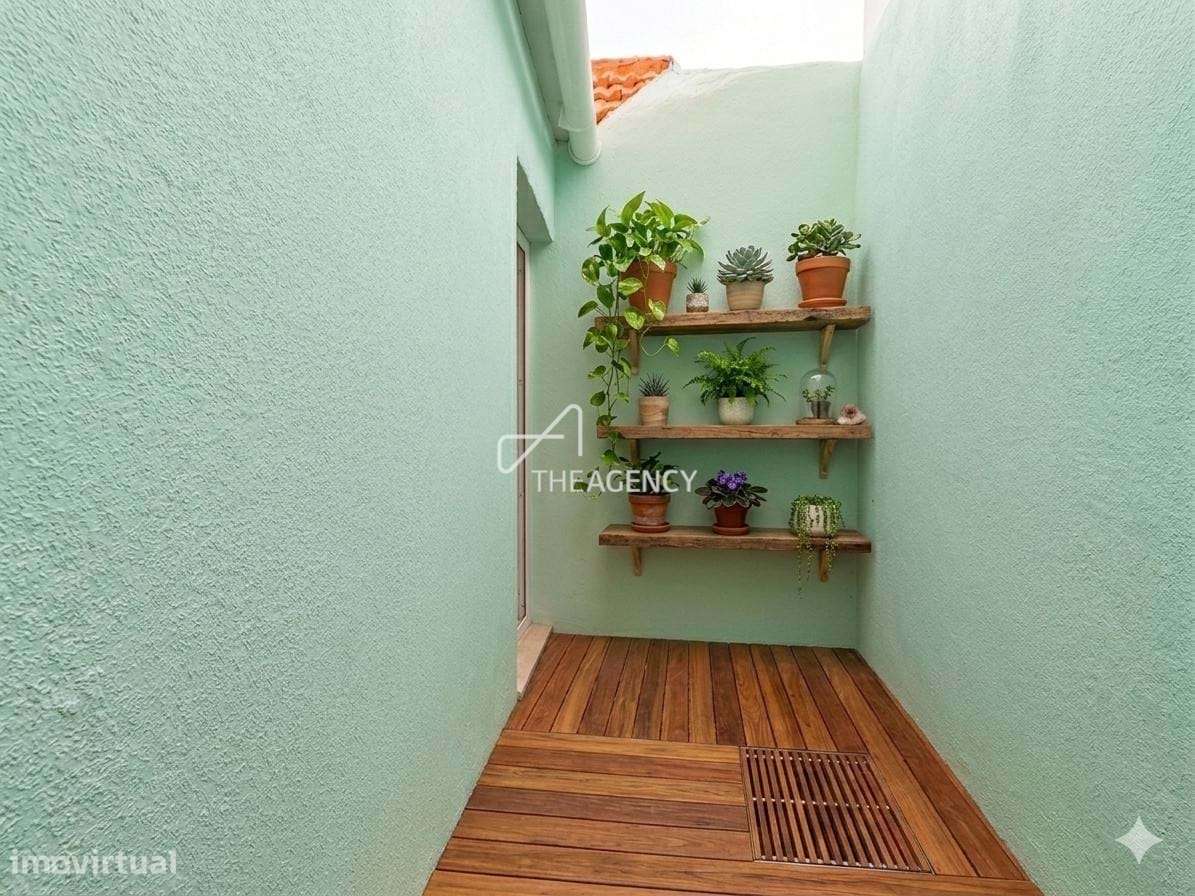 Prédio p/ Investimento em Alhandra  - 2 Estúdios para Restaurar-6