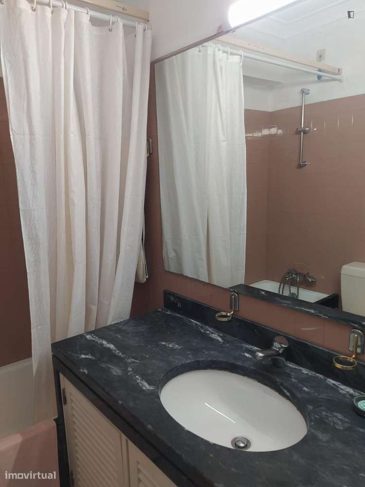 Quarto - localizado em Torres vedras - Grande imagem: 4/6