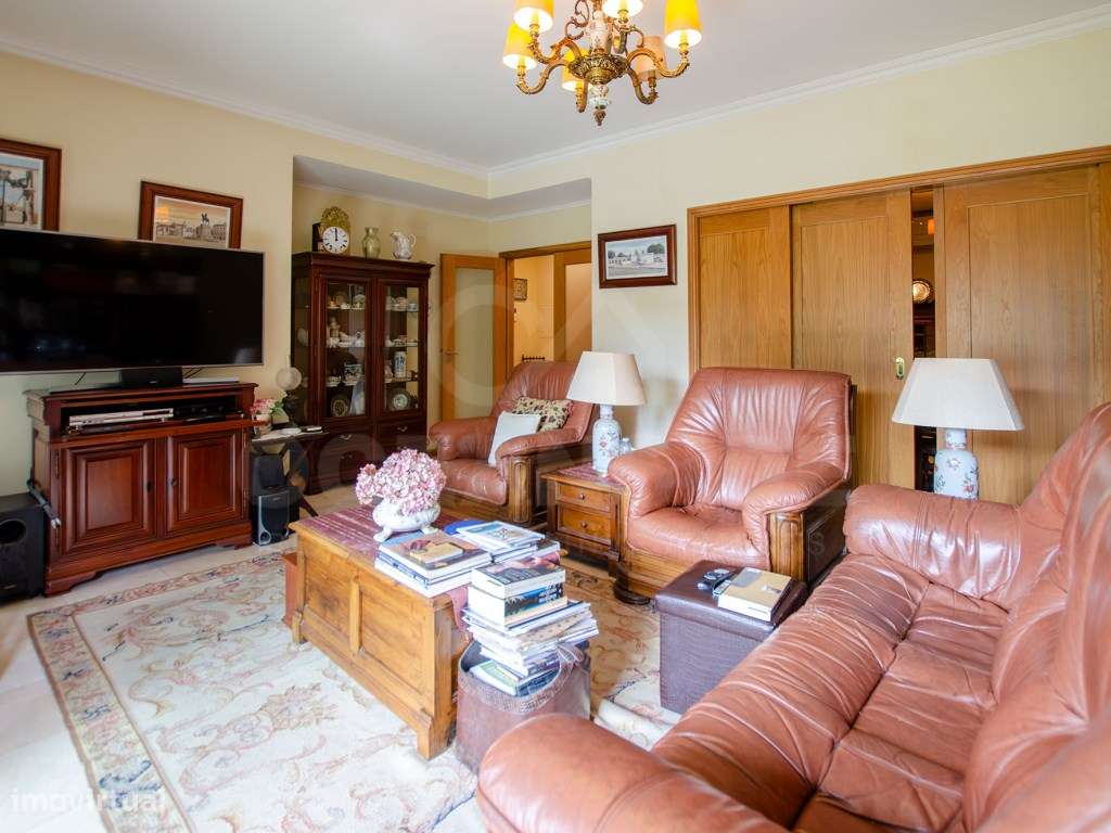 T3 no Luxuoso condomínio Villa Restelo-11