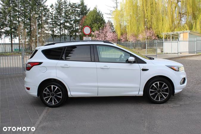 Ford Kuga 2.0 TDCi 2x4 ST-Line - 10