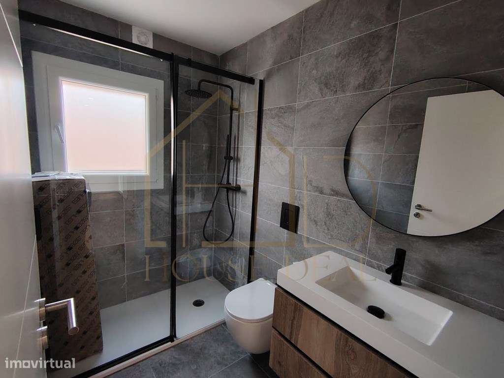 Magnífica Moradia T4 com Garagem e Piscina. Vendas de Azeitão-40
