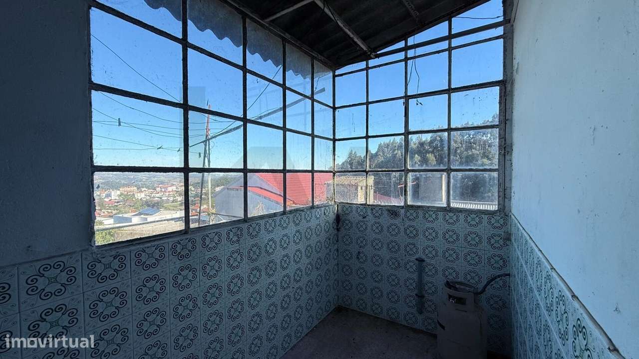 Moradia para reconstrução | Terreno 1.506 m2 | Vista campo | Periferia-32