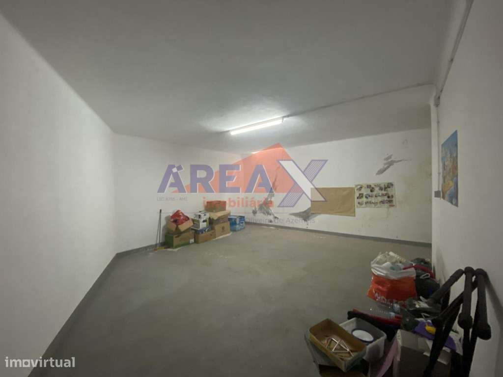 Espaço para arrendamento, com montra para a via publica. Boa locali... - Grande imagem: 4/7