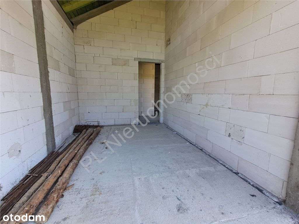 Nowoczesny dom parterowy w otoczeniu zieleni - Pełny obrazek: 5/8