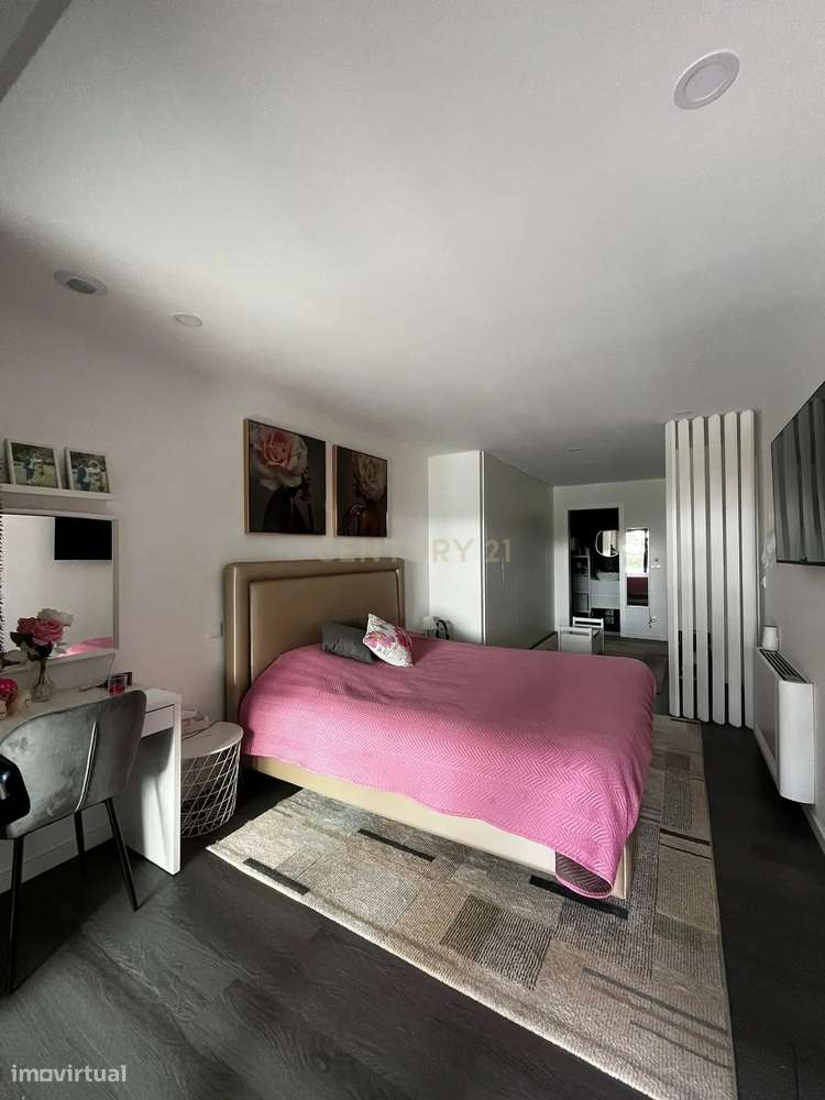 Luxuosa Moradia com Piscina em Vila Franca - Oportunidade Única-4
