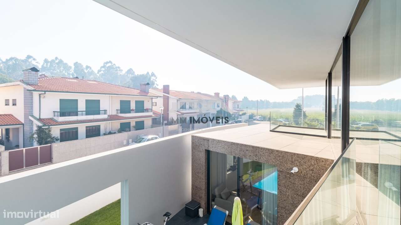 Moradia | T4 | Piscina | Maia-23