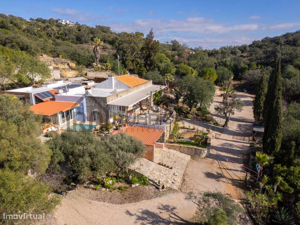 Propriedade Única em Zona Privilegiada com Vista Mar e Piscina - Loulé-40