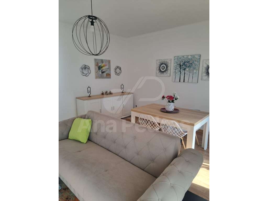 Vende-se T2 com excelente área - 87 m² - Totalmente remodelado-14