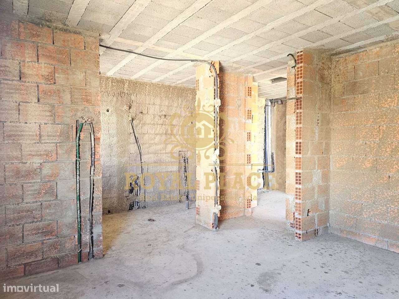 Moradia de 3 frentes em Rio Meão - Grande imagem: 5/27