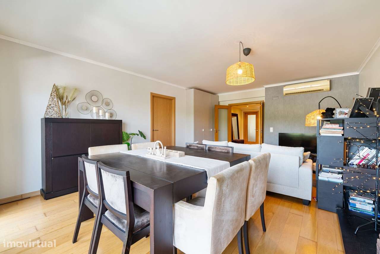 Apartamento T4 com estacionamento, Carnaxide, Oeiras-5