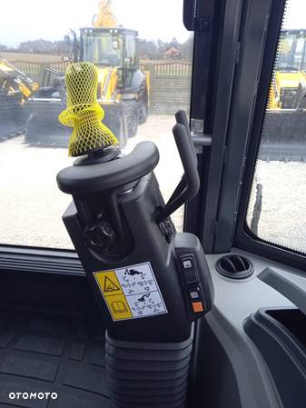 New Holland B100D JOY KLIMA AUTOMAT - 14