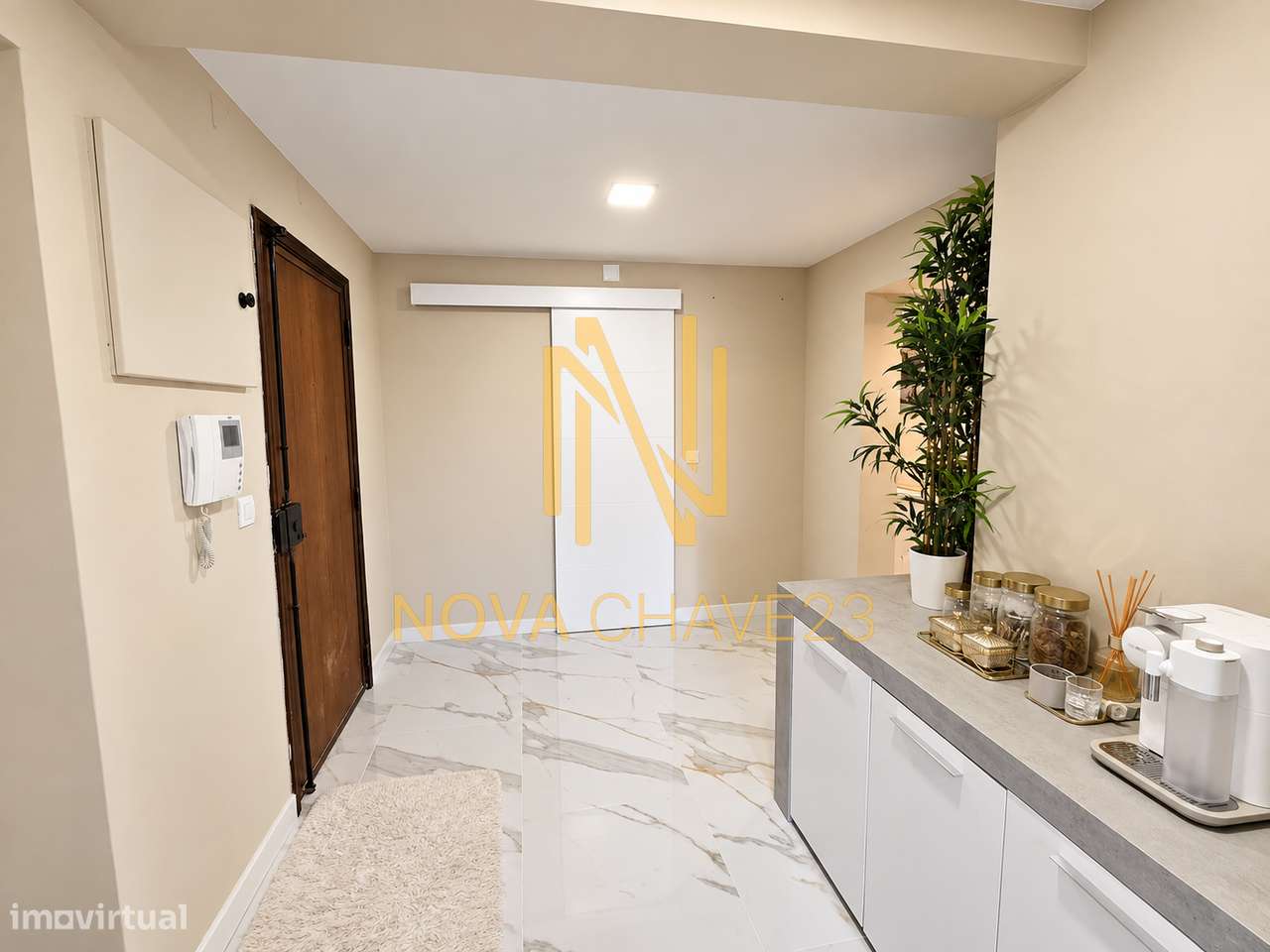 Apartamento T2 Remodelado na Rinchoa – 91 m² | 6.º Andar com Elevador-12