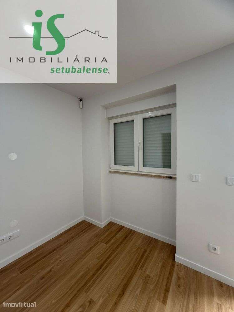 MORADIA PARA VENDA NO BAIRRO DA CONCEIÇÃO EM SETÚBAL-7