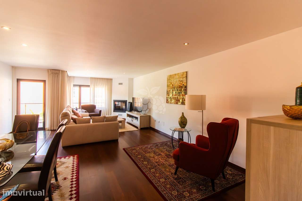 Apartamento T4 Duplex Costa da Guia-6