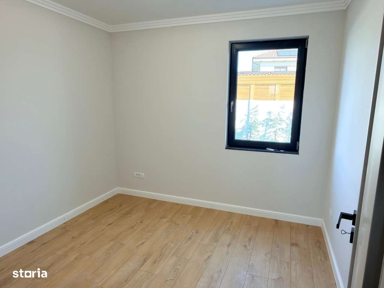 Dezvoltator vinde casa individuala, panouri solare si pompe caldura-6