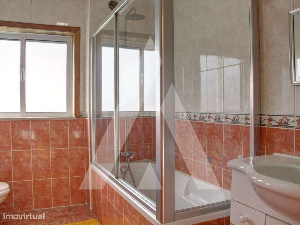 Apartamento T3 Oliveira do bairro-38