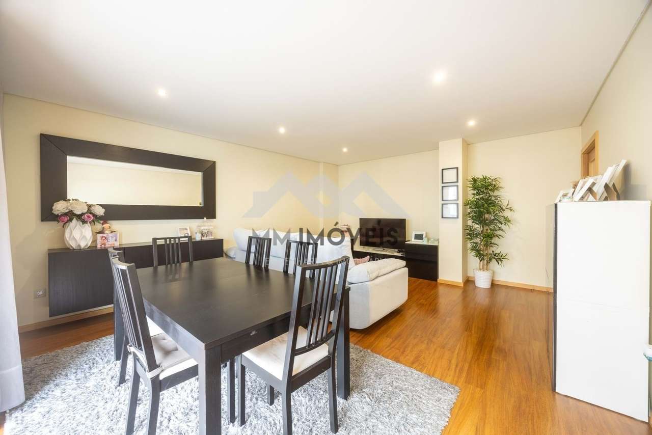 Apartamento T2 | Rio Tinto | Varanda | Suite | Elevador | Garagem Box - Grande imagem: 4/34