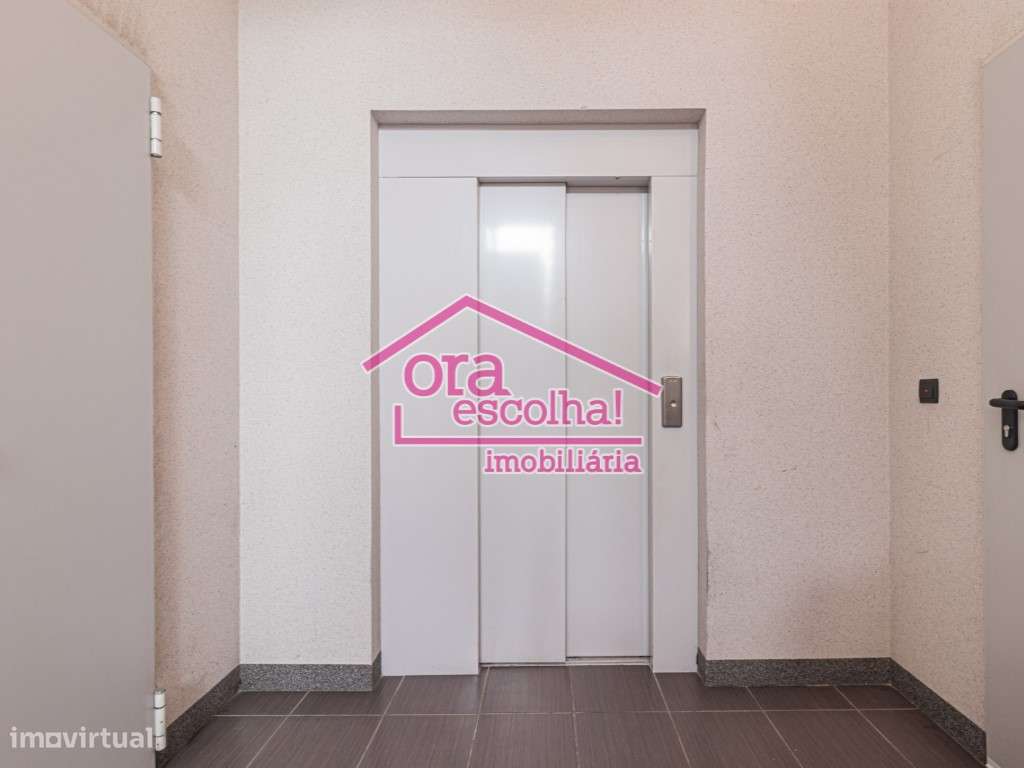 T2 de 2011 com 80 m2 e Garagem 40 m2 no Casal do Marco!-12