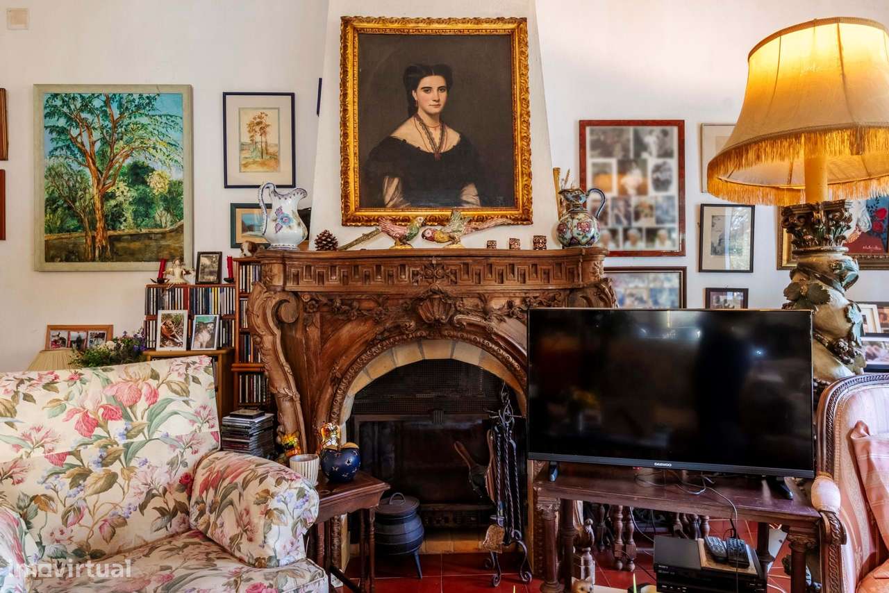 Moradia T6 c/ Terreno de 1600m2 c/ Piscina, Garagem e Anexos em Colare-44