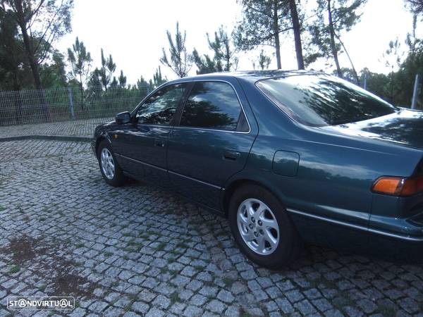 Toyota Camry 2.2 GL - 3